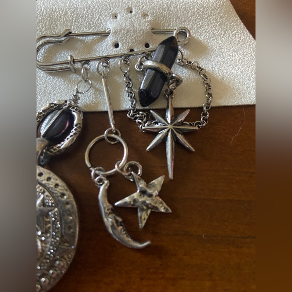 Free People Carry On Dangle Pin - Picture 5 of 6